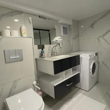 Oeztatli Apartment