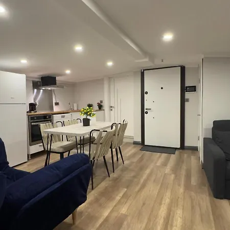 Oeztatli Apartment Istanbul