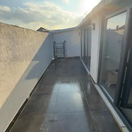 Oeztatli Apartment