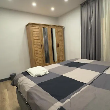 Lejlighed Oeztatli